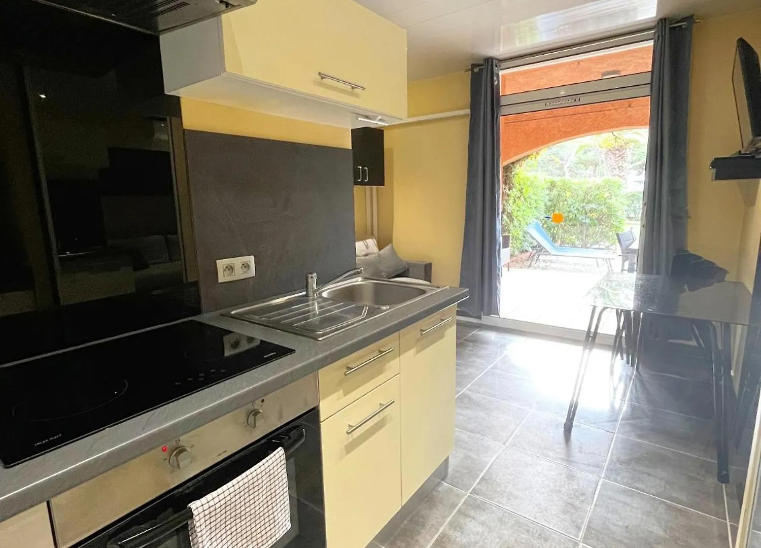 Studio Jade A 100M De La Plage Hyeres 0*,